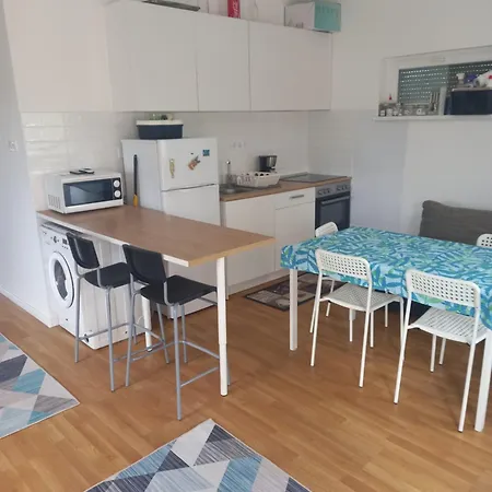 Taylorhazak Apartament *