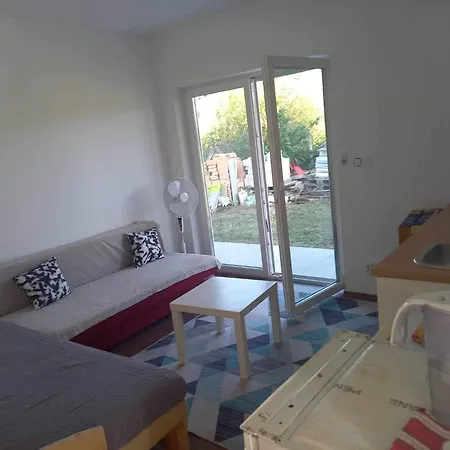 Taylorhazak Apartment *