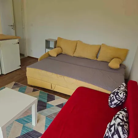 Taylorhazak Apartment *